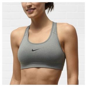 Nike Sports Bra Bundle (2)